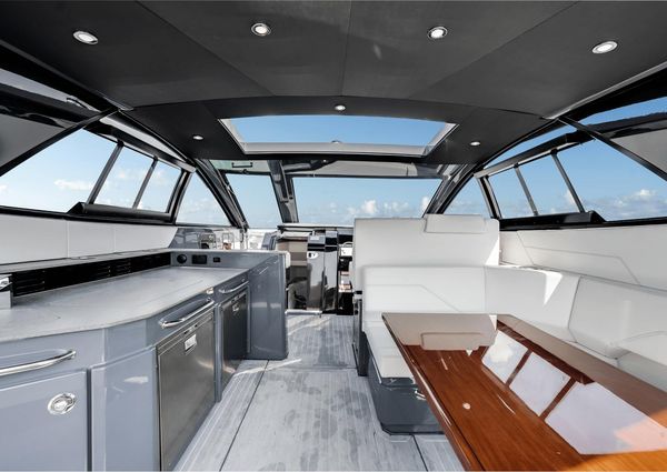 Cruisers Yachts 42 GLS image