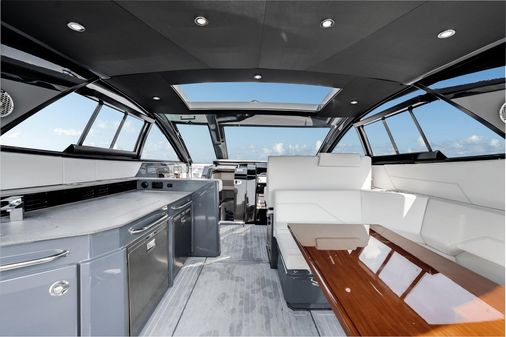 Cruisers Yachts 42 GLS image