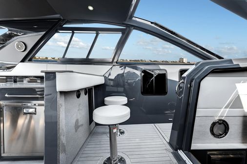 Cruisers Yachts 42 GLS image