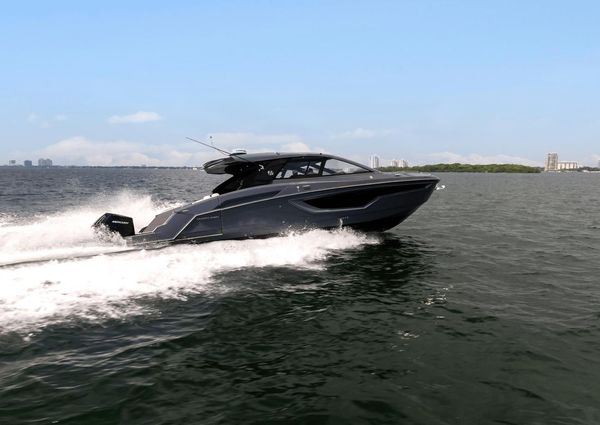 Cruisers Yachts 42 GLS image