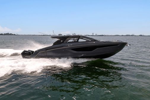 Cruisers Yachts 42 GLS image