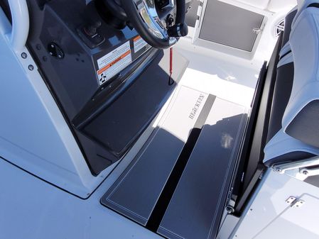 Blackfin 302 CC image