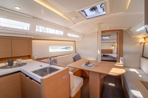 Jeanneau Sun Odyssey 380 image