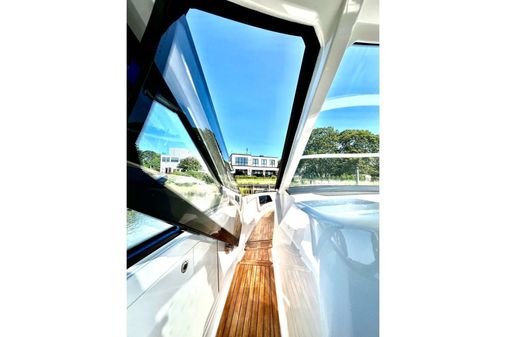 Sea Ray 370 SUNDANCER OB image