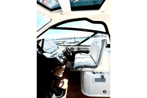 Sea Ray 370 SUNDANCER OB image