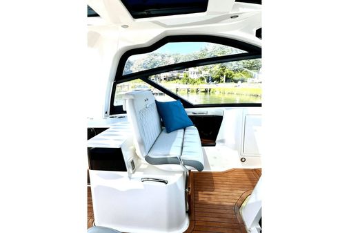 Sea Ray 370 SUNDANCER OB image