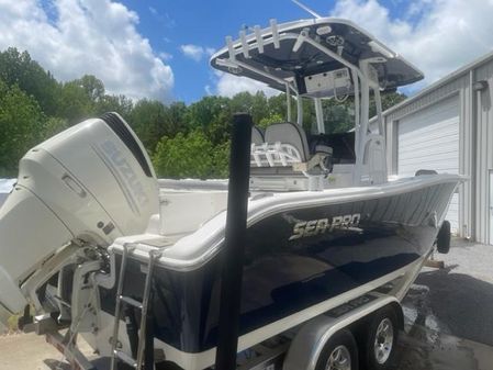 Sea Pro 239 Center Console image