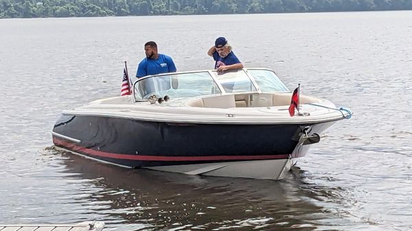 Chris-Craft Launch 28