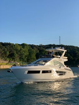 Cruisers Yachts 60 Cantius Fly image