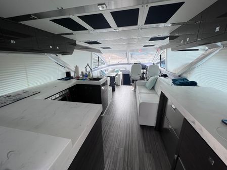 Cruisers Yachts 60 Cantius Fly image