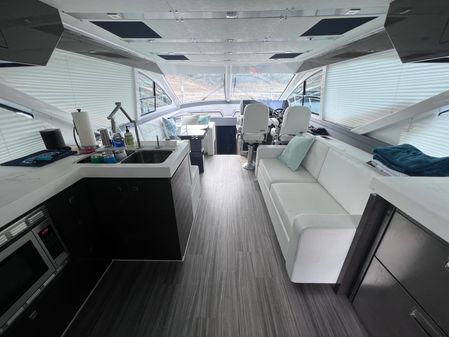 Cruisers Yachts 60 Cantius Fly image