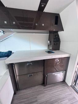 Cruisers Yachts 60 Cantius Fly image