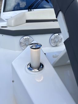 Cruisers Yachts 60 Cantius Fly image