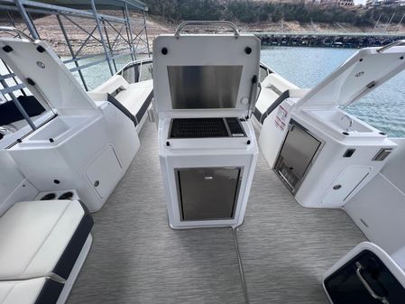 Cruisers Yachts 60 Cantius Fly image