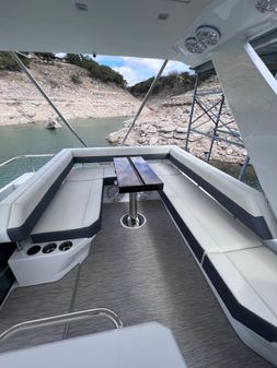 Cruisers Yachts 60 Cantius Fly image