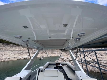 Cruisers Yachts 60 Cantius Fly image