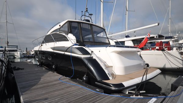 Princess Yachts V42 