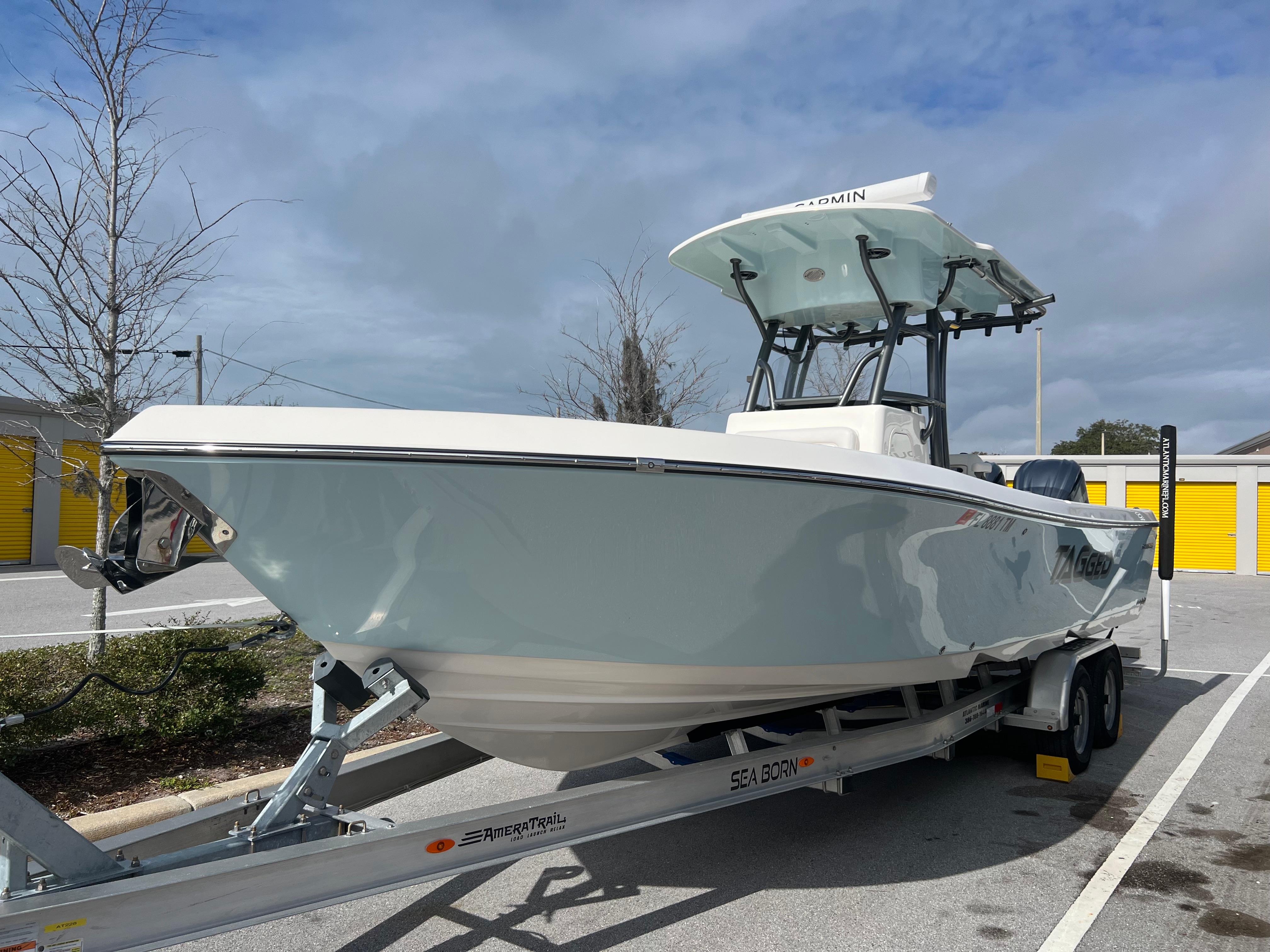 2023 Sea Born lx26 center console