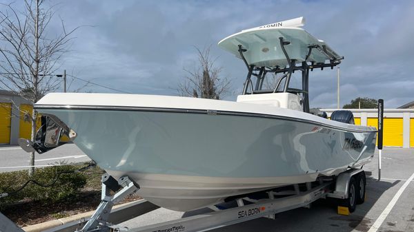 Sea Born LX26 Center Console 