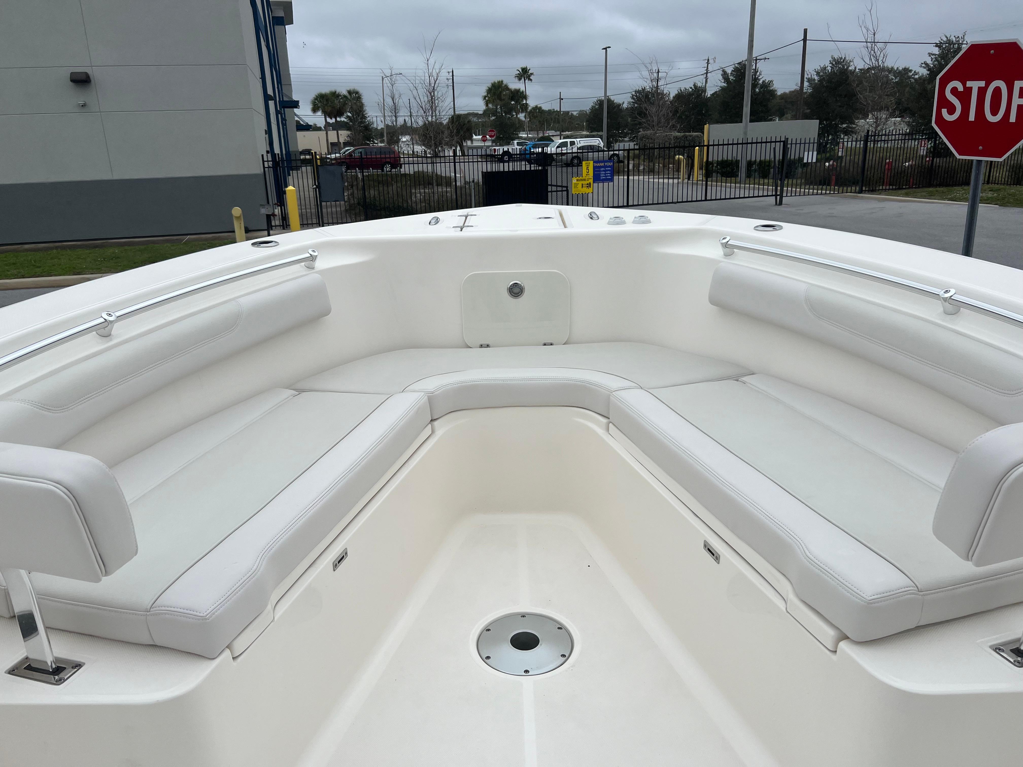 2023 Sea Born lx26 center console