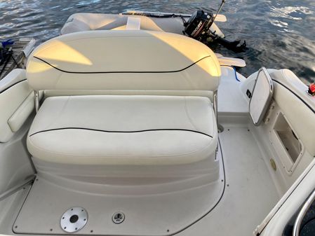 Crownline 270 CR image