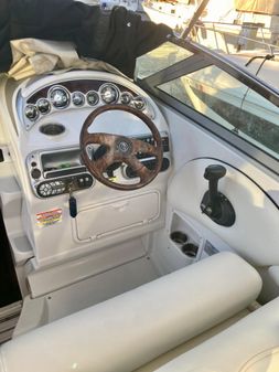 Crownline 270 CR image