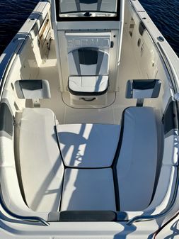 Robalo R272 Center Console image