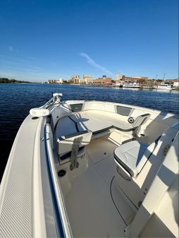 Robalo R272 Center Console image