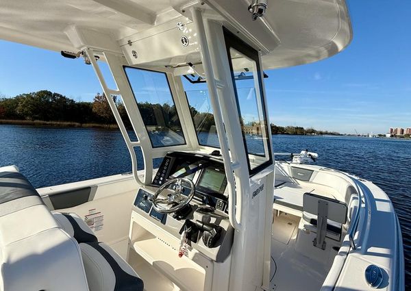 Robalo R272 Center Console image