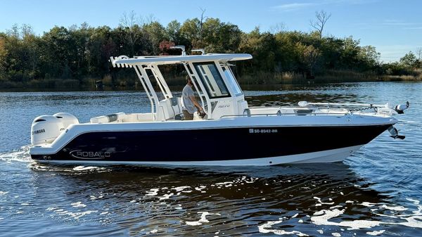 Robalo R272 Center Console 