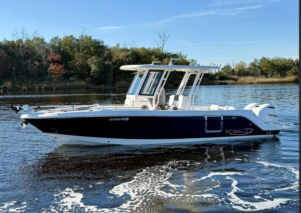 Robalo R272 Center Console image