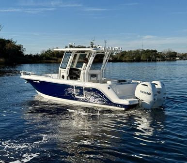 Robalo R272 Center Console image