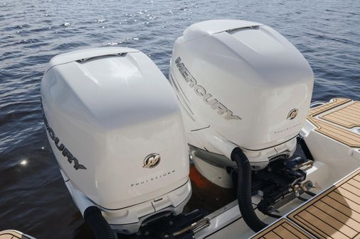 Sea Ray 310 SLX OB image