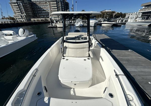 Boston Whaler 220 Dauntless image