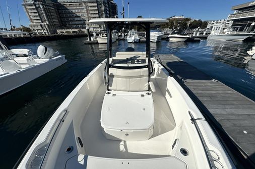 Boston Whaler 220 Dauntless image