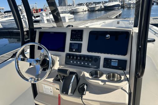 Boston Whaler 220 Dauntless image