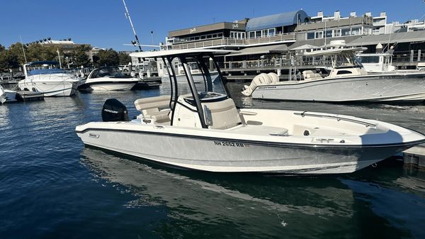 Boston Whaler 220 Dauntless 