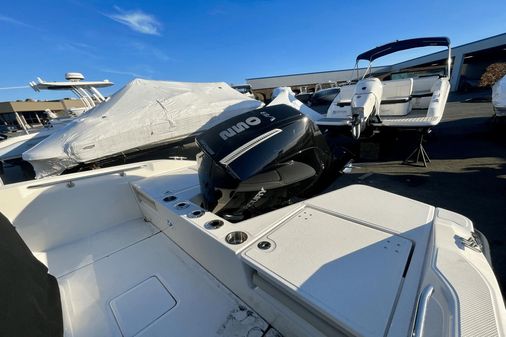 Boston Whaler 220 Dauntless image