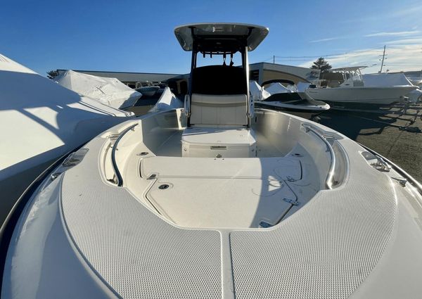 Boston Whaler 220 Dauntless image