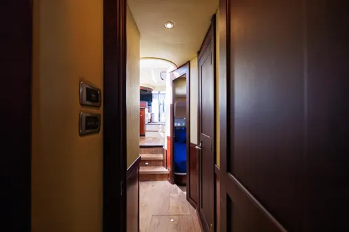 Sea Ray 52 Sedan Bridge image