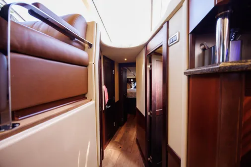 Sea Ray 52 Sedan Bridge image