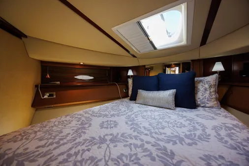 Sea Ray 52 Sedan Bridge image