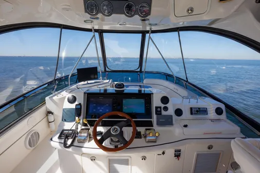 Sea Ray 52 Sedan Bridge image