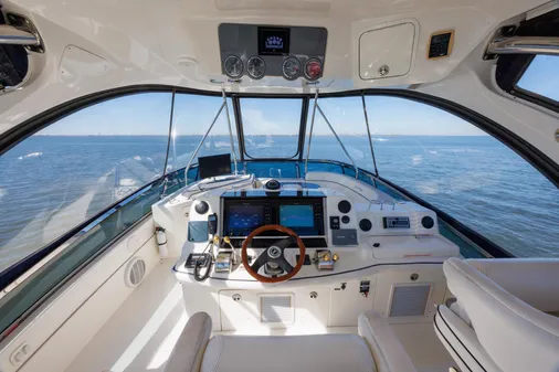 Sea Ray 52 Sedan Bridge image