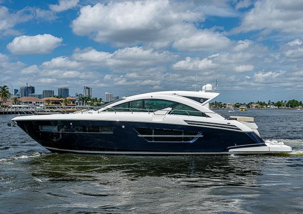 Cruisers Yachts 60 Cantius image