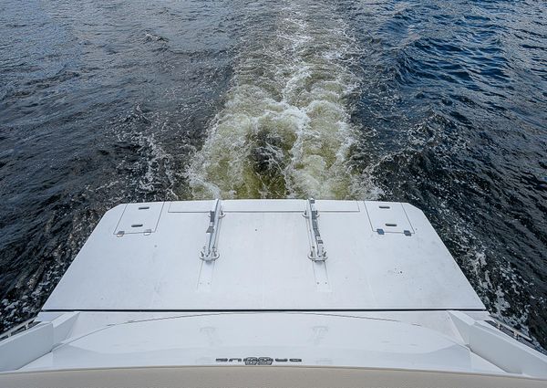 Cruisers Yachts 60 Cantius image