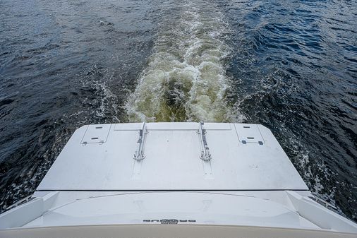 Cruisers Yachts 60 Cantius image