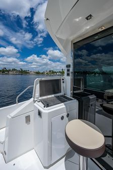 Cruisers Yachts 60 Cantius image