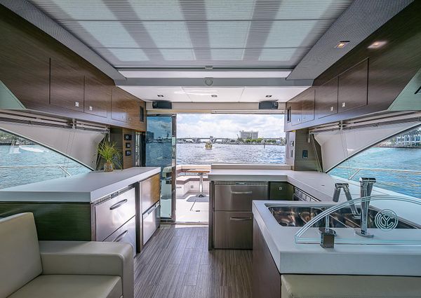 Cruisers Yachts 60 Cantius image