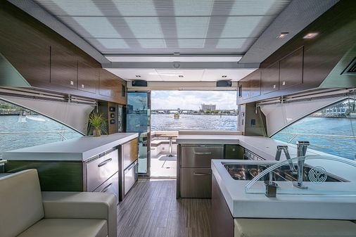 Cruisers Yachts 60 Cantius image